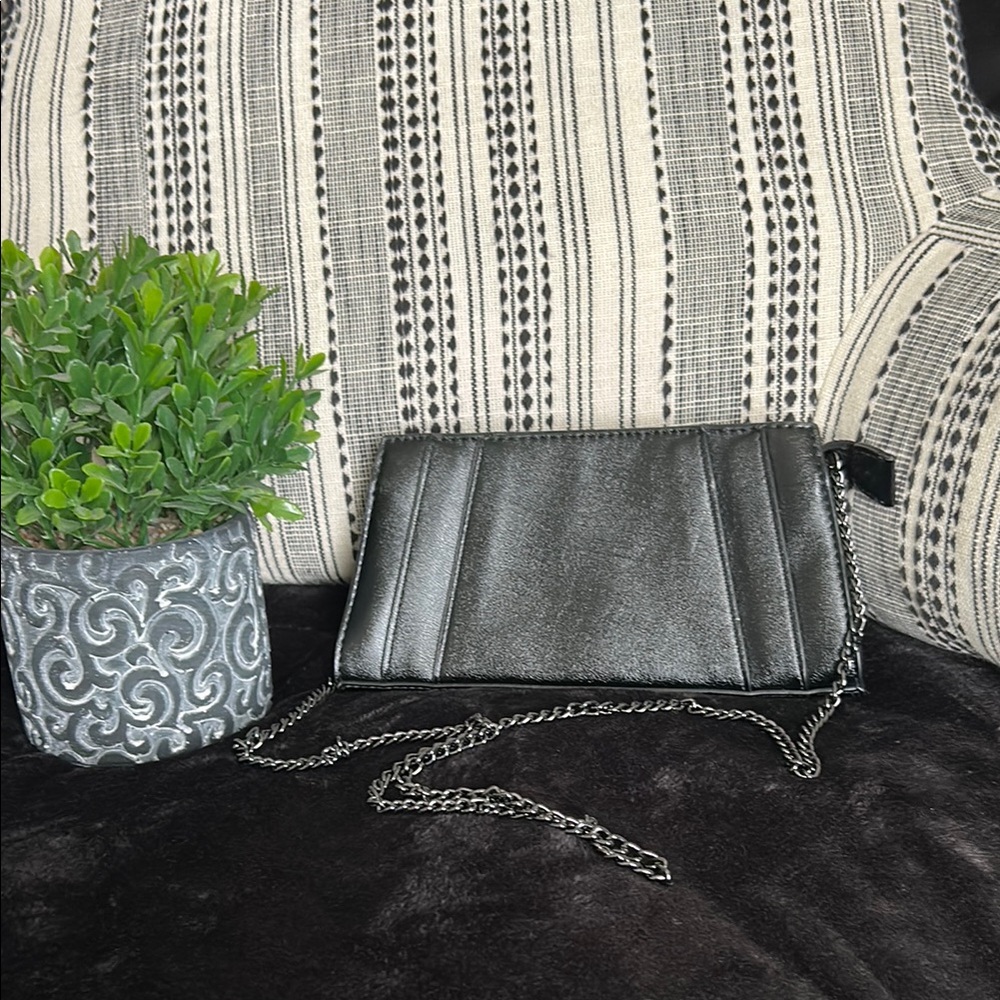 Simply Vera Black Chain Bag NWOT